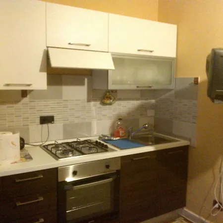 Monolocale Arredato A Apartmán *